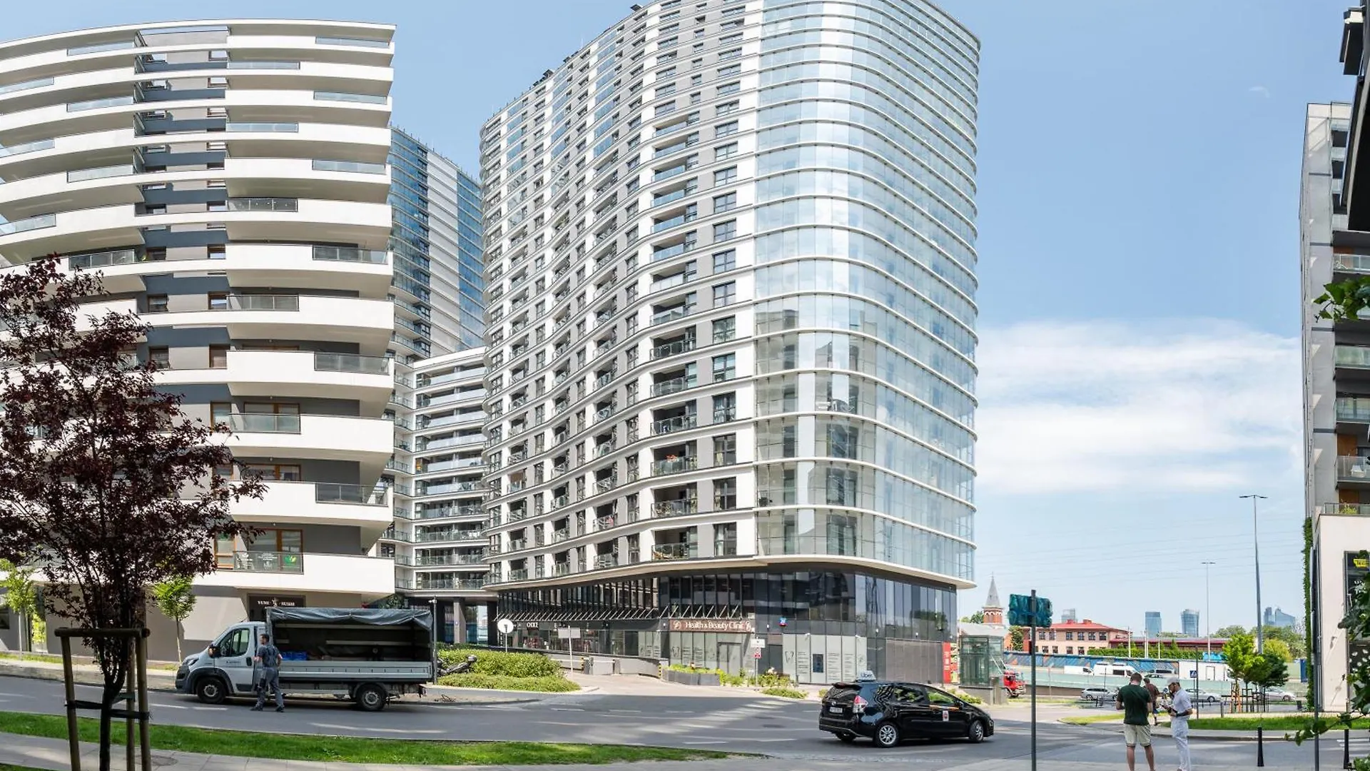 New Varsovia Comfort 546 0*, Warszawa